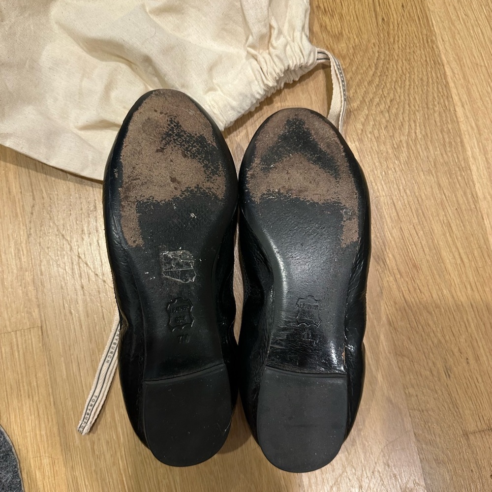 Tory Burch size 7w Black and Gold Leather Flats - Picture 7 of 8